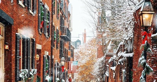Boston's Historic Acorn Street Is Even More Beautiful During The Holidays