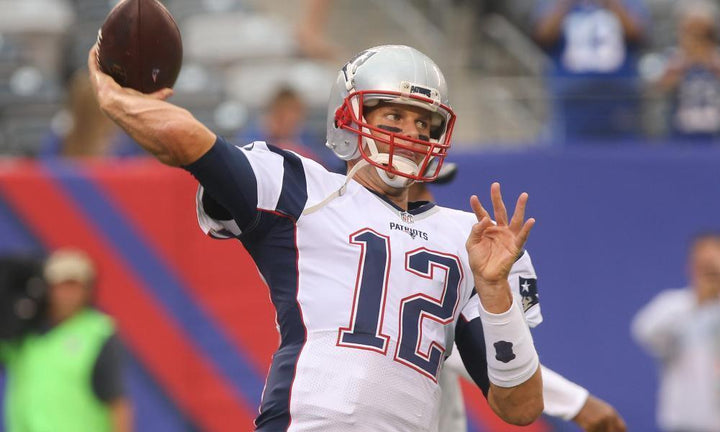 Tom Brady sets NFL all-time TD passing record (playoffs count!)