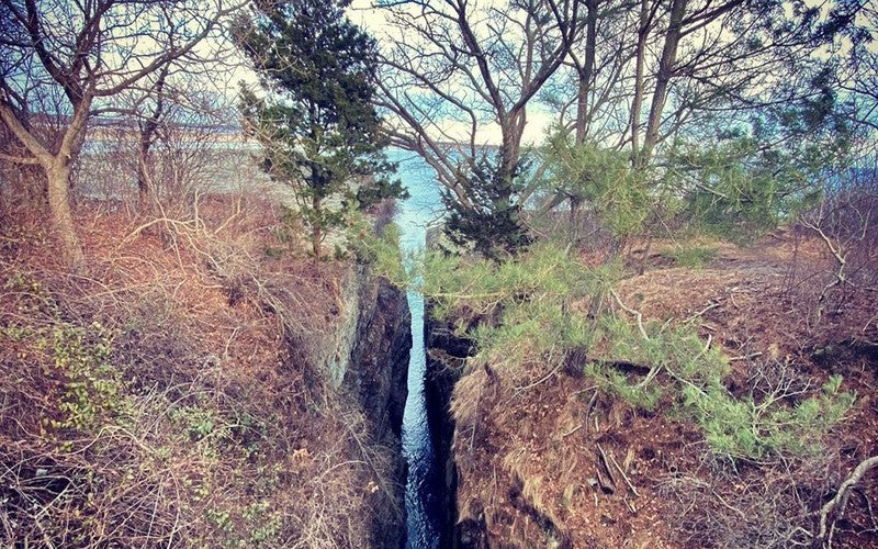 3 Scenic Massachusetts Day Hikes Where You Can Avoid The Coronavirus