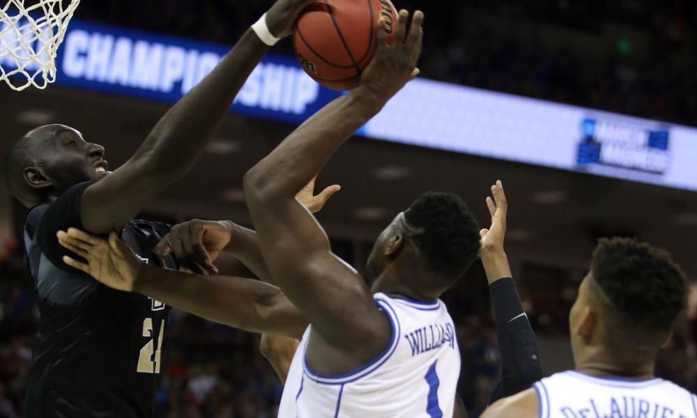 The Celtics sign a certified giant