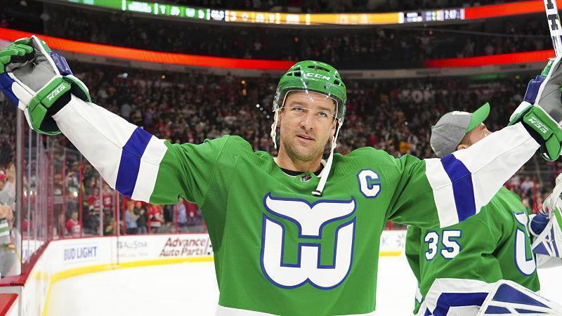 The Carolina Hurricanes broke out the Whalers jerseys!